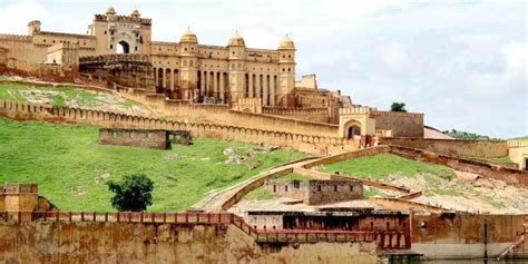 Jaipur travel .